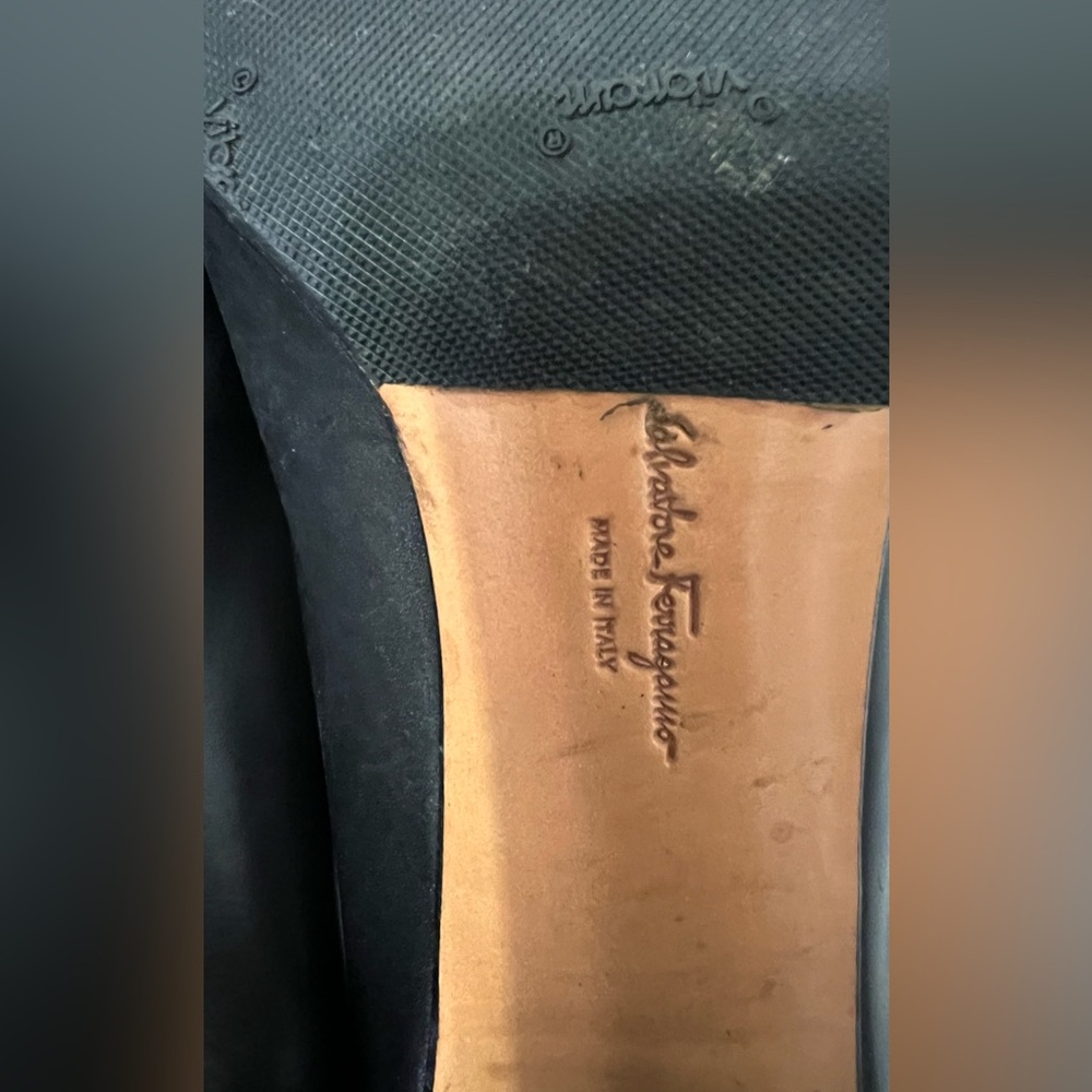 Classic Black Salvatore Ferragamo Leather Square Toe Block Heel Pumps 7.5C - Picture 9 of 10